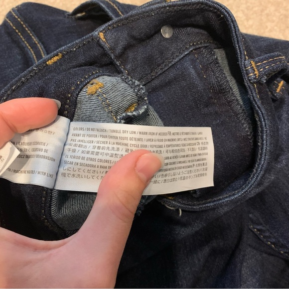 Hollister junior size 7s, waist 28, leg 26 dark wash high-rise jean legging - Picture 2 of 9